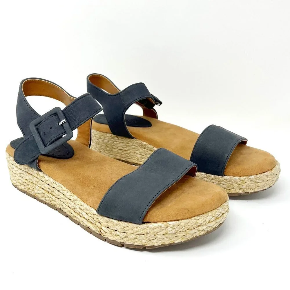 Kenneth Cole Reaction Sandals Women's 7.5 Navy Blue Suede Calm Water Platforms